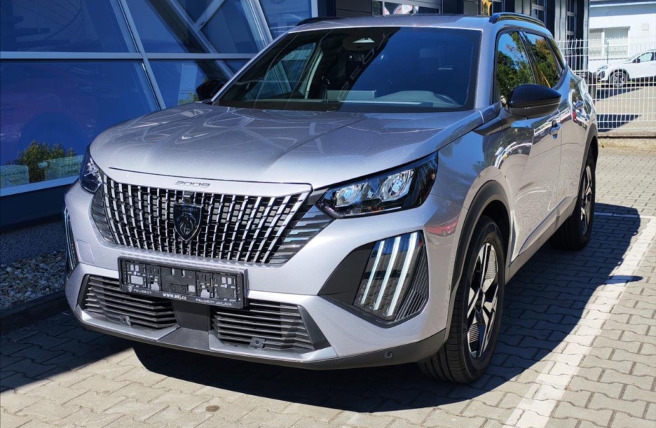 Peugeot 2008 1,2 2008 ALLURE Hybrid 145 e-DCS6